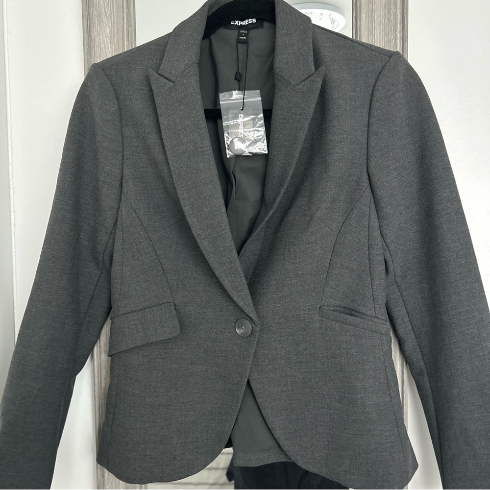 NWT Express Women’s Blazer Grey One Button Pockets Size 2 Petite Professional